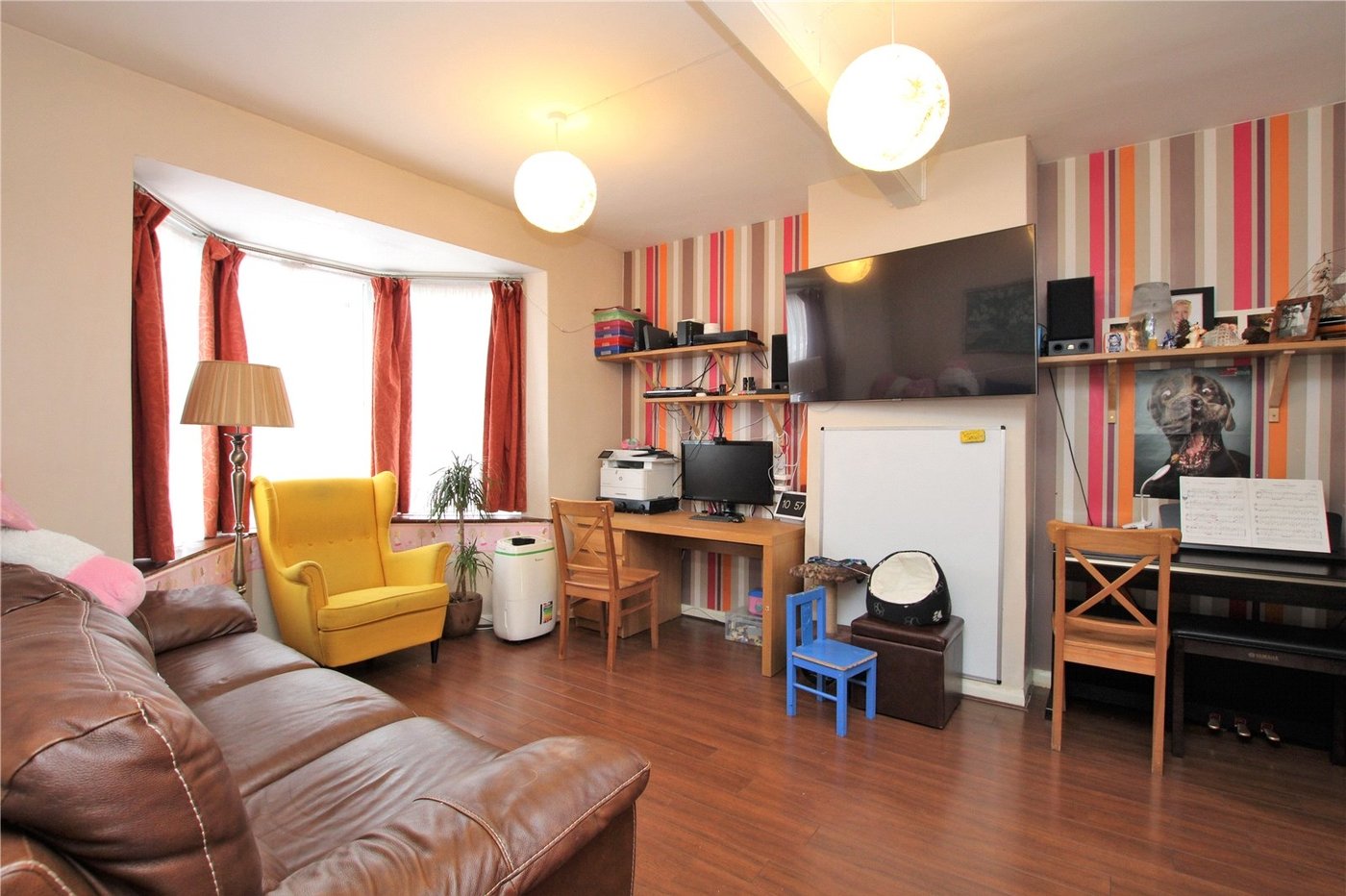 3 bedroom house for sale in London | Robinson Jackson