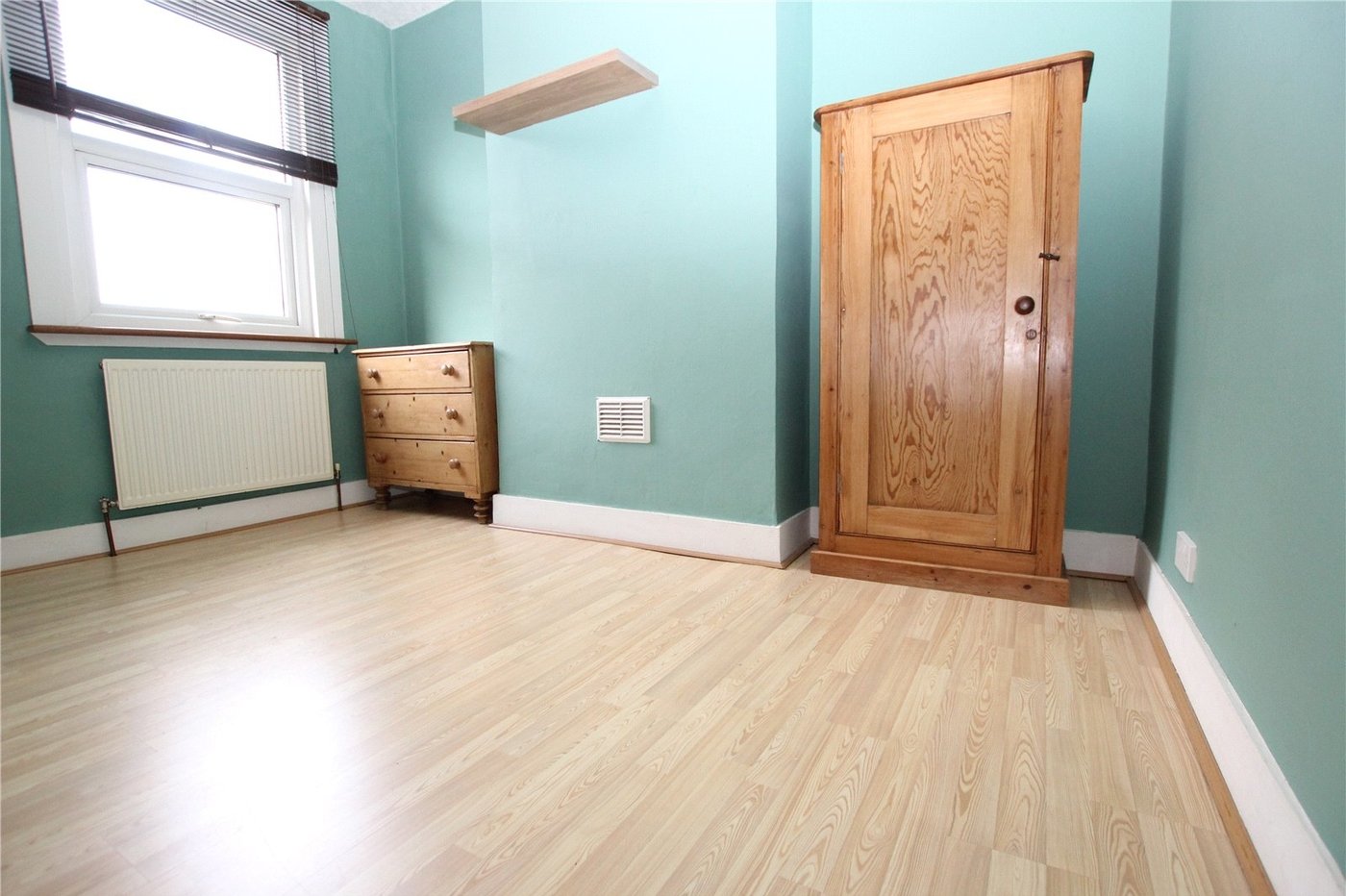 2 bedroom house for sale in Plumstead Common | Robinson Jackson