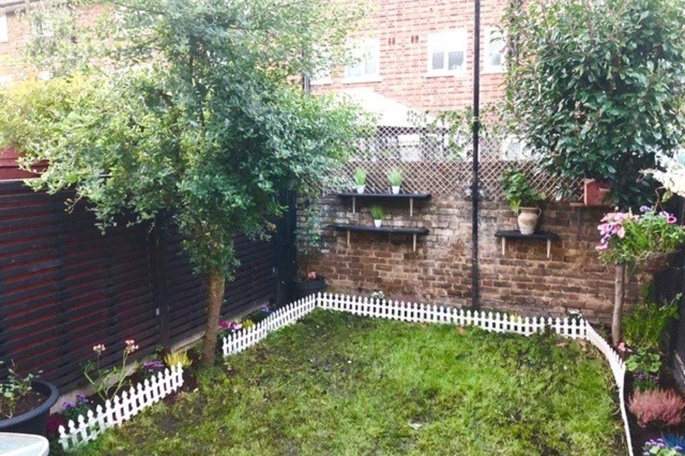 2 bedroom house for sale in Plumstead Common | Robinson Jackson