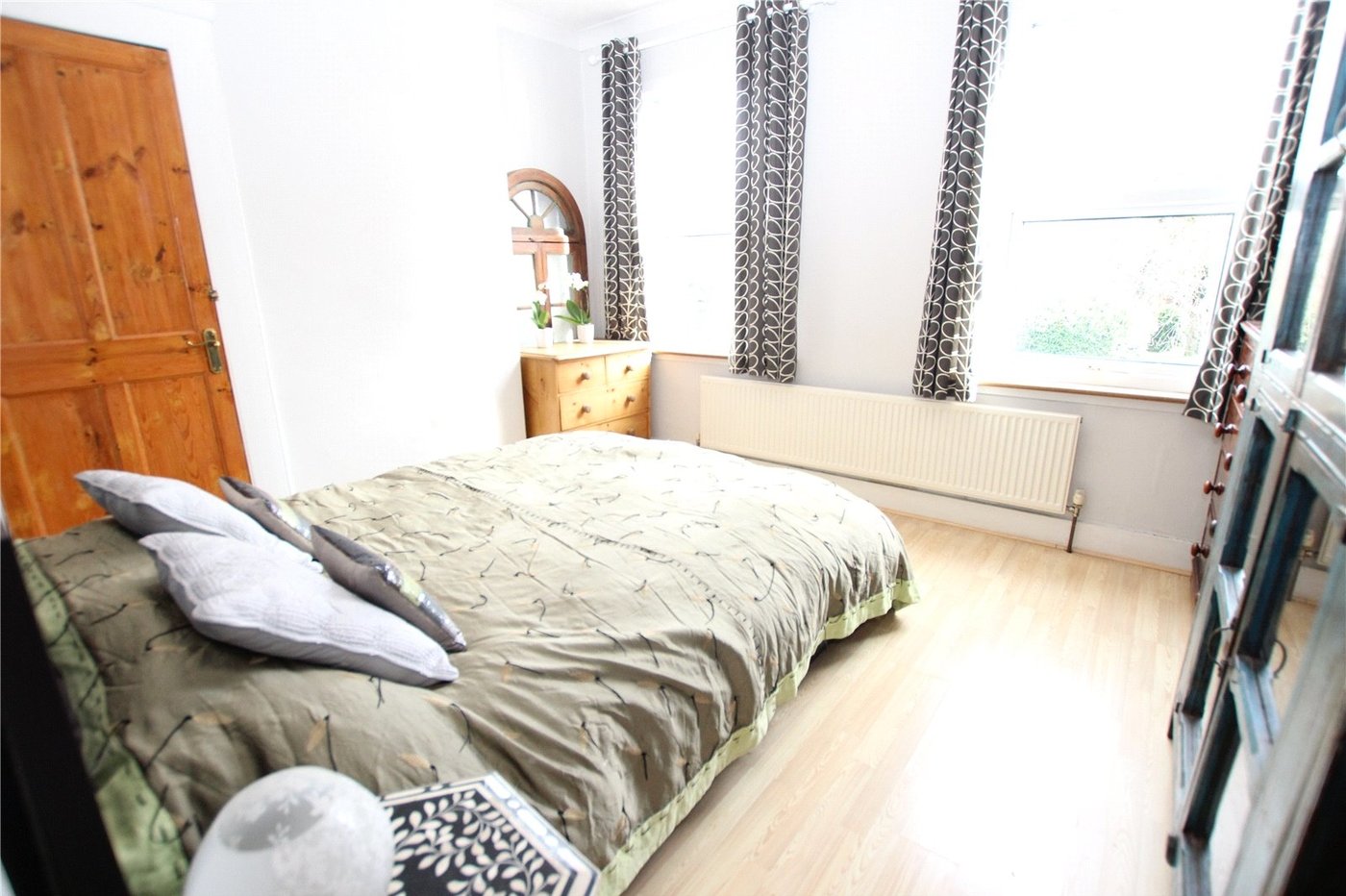 2 bedroom house for sale in Plumstead Common | Robinson Jackson