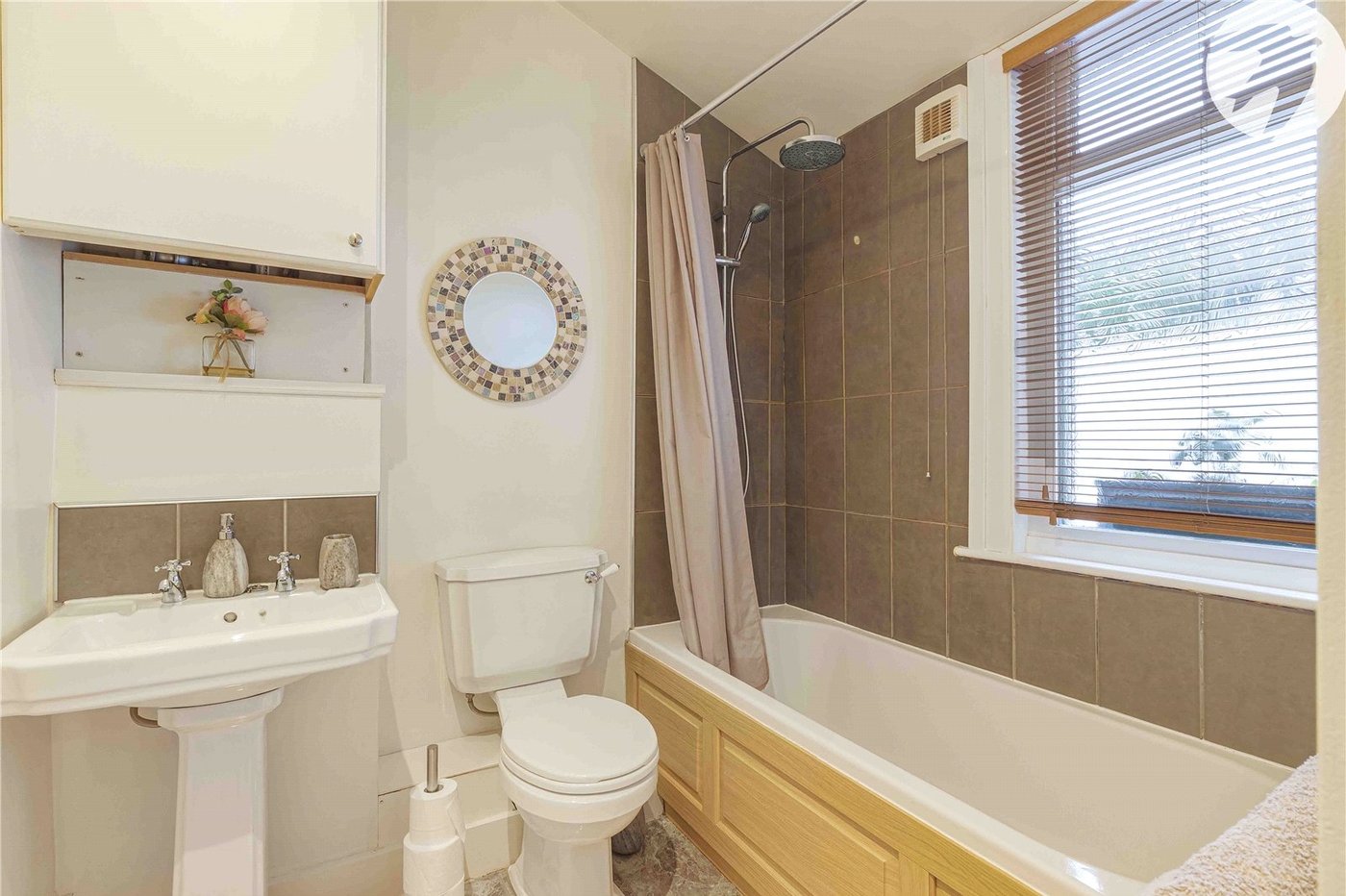 2 bedroom house for sale in Plumstead Common | Robinson Jackson