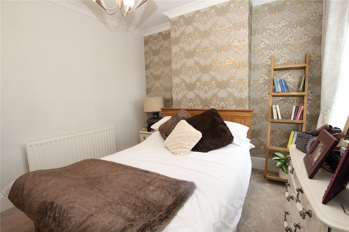 2 bedroom house for sale in Plumstead Common | Robinson Jackson