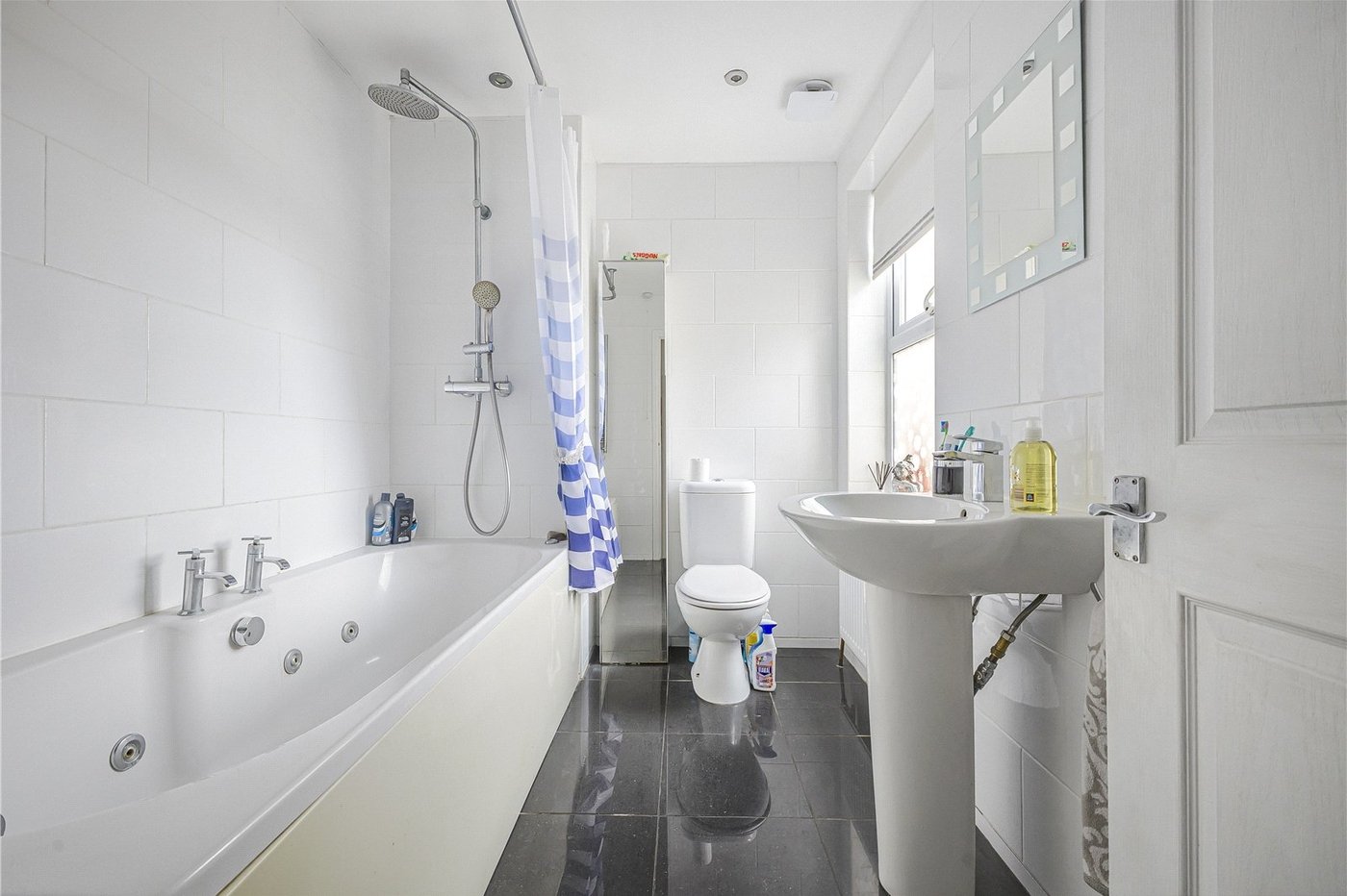 3 bedroom house for sale in Hextable | Robinson Jackson