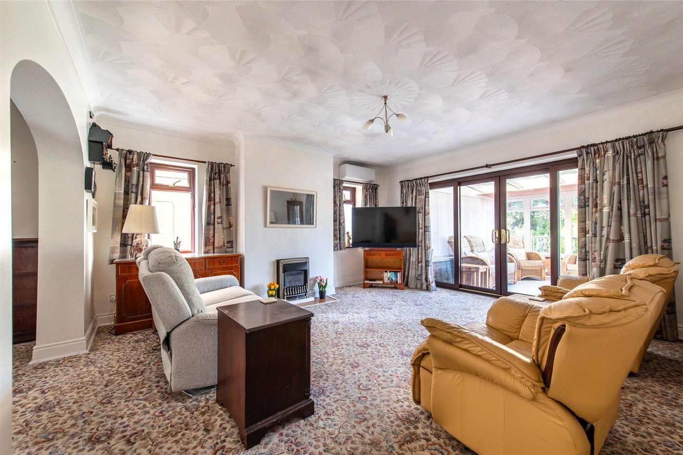 3 bedroom bungalow for sale in Cliffe Woods | Robinson Michael & Jackson