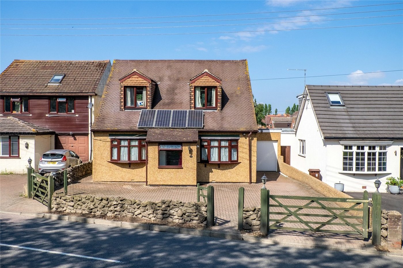 3 bedroom bungalow for sale in Cliffe Woods | Robinson Michael & Jackson