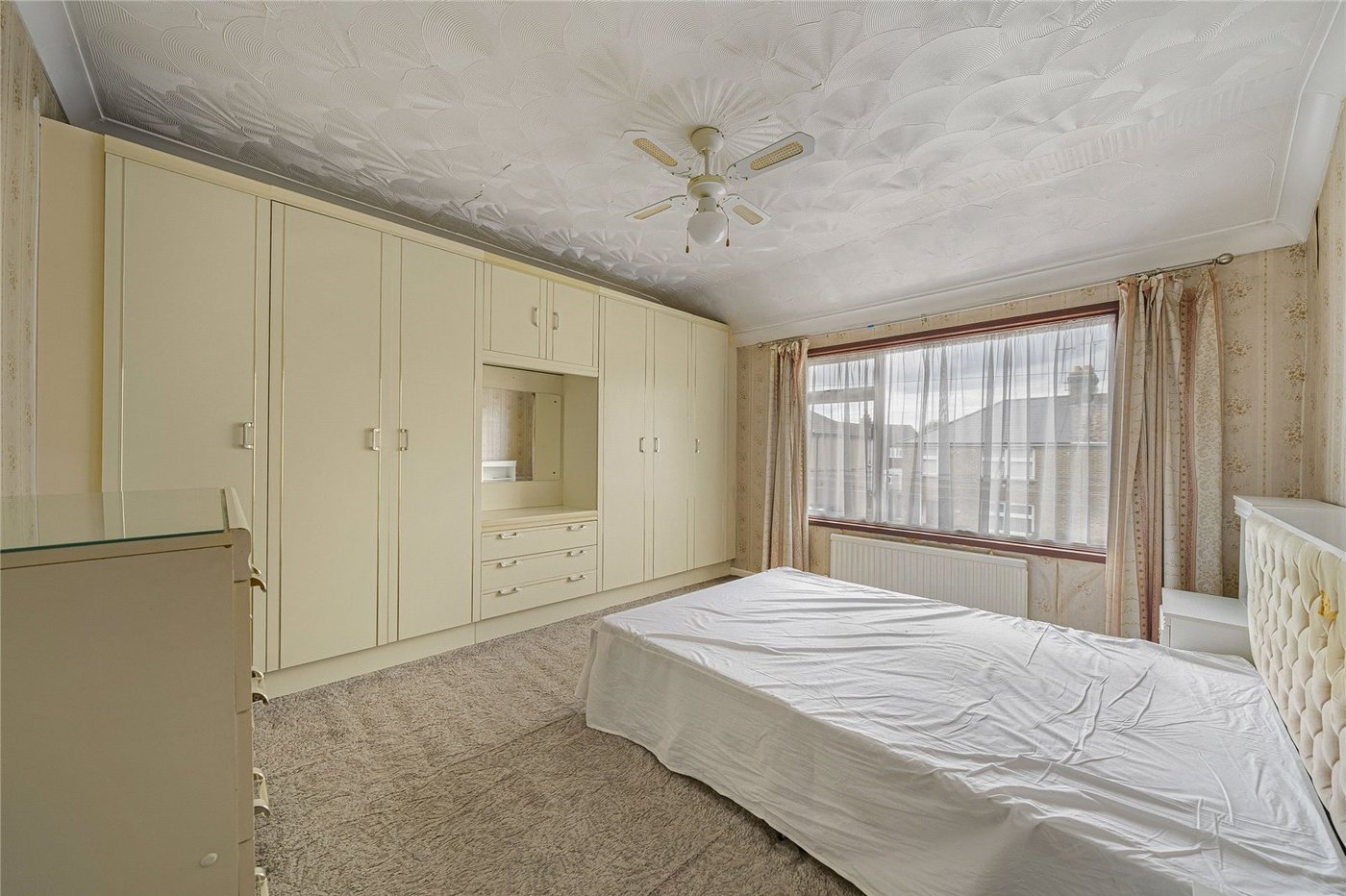 3 bedroom house for sale in Swanscombe | Robinson Jackson