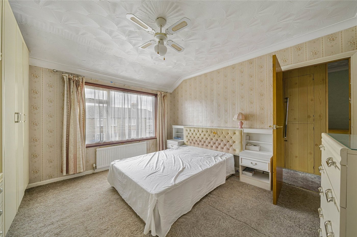 3 bedroom house for sale in Swanscombe | Robinson Jackson
