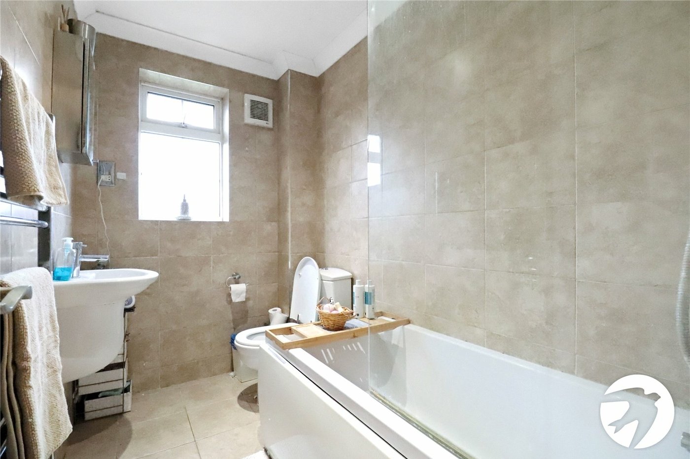 2 bedroom house for sale in London | Robinson Jackson