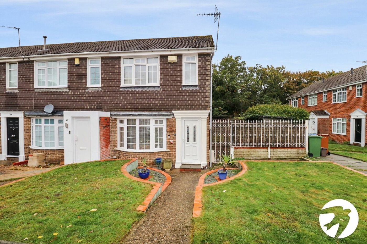 2 bedroom house for sale in London | Robinson Jackson