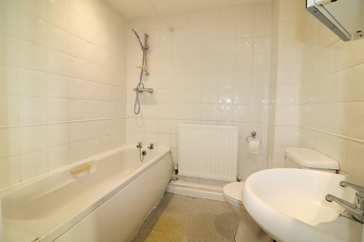 2 bedroom property for sale in Chichester Wharf | Robinson Jackson