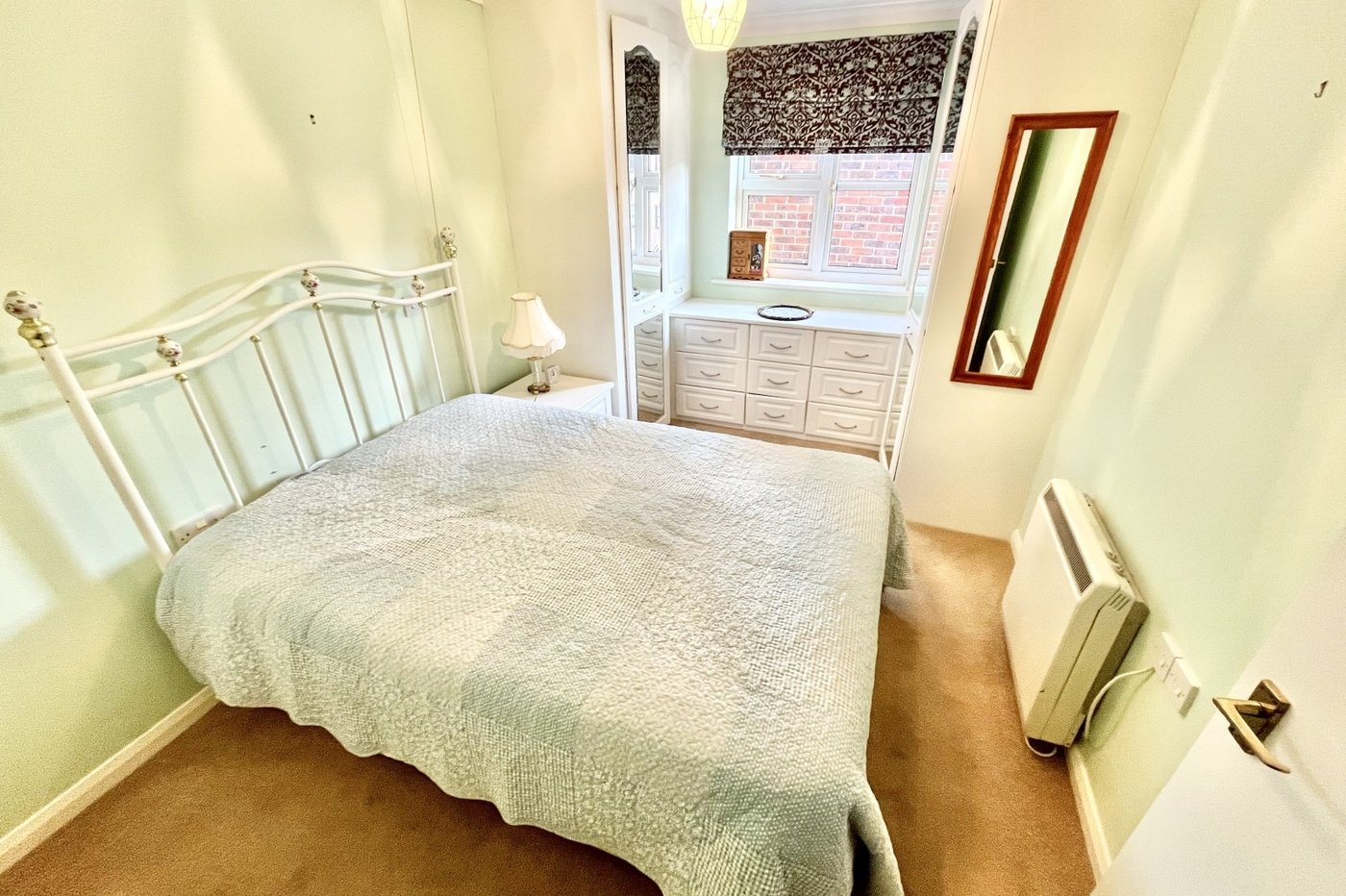 1 bedroom property for sale in Hatherley Crescent | Robinson Jackson