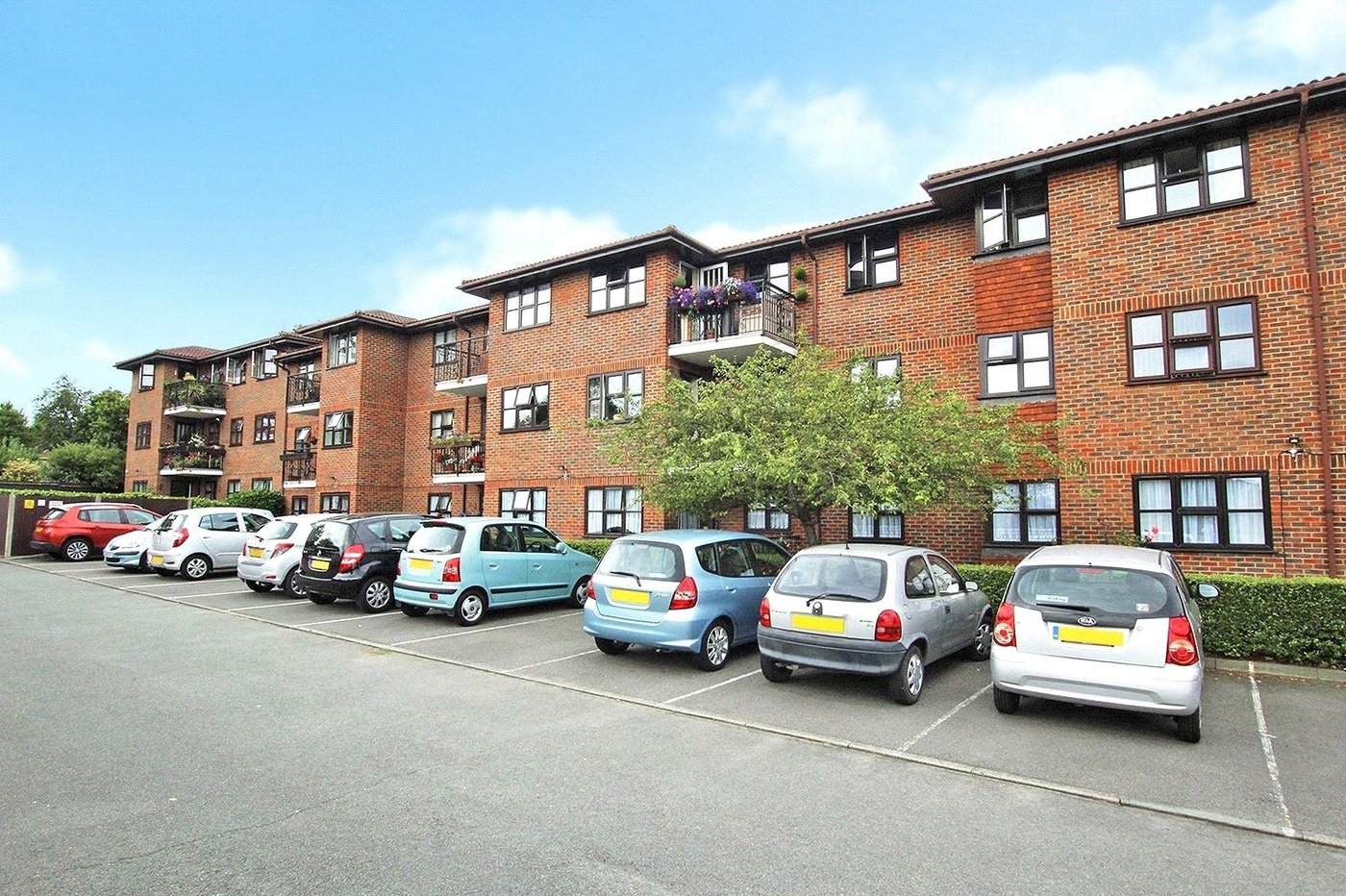 2 bedroom property for sale in Hatherley Crescent | Robinson Jackson