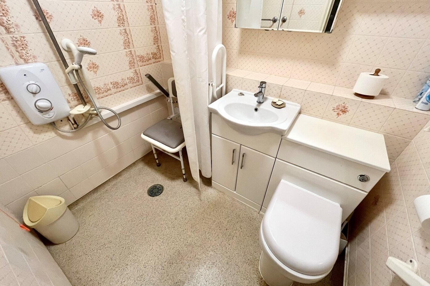 2 bedroom property for sale in Hatherley Crescent | Robinson Jackson