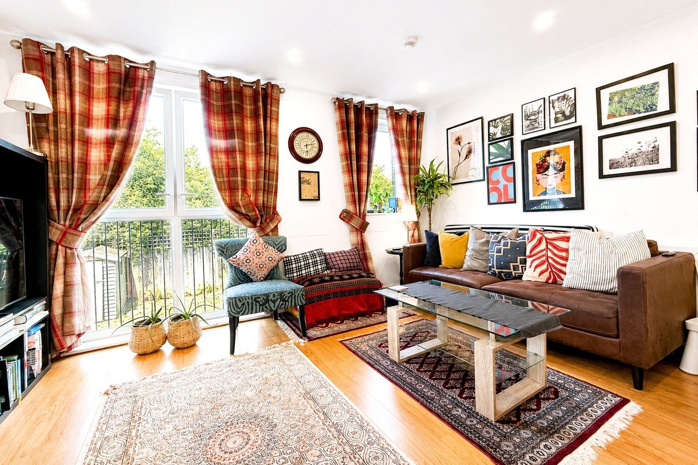 3 bedroom house for sale in London | Robinson Jackson