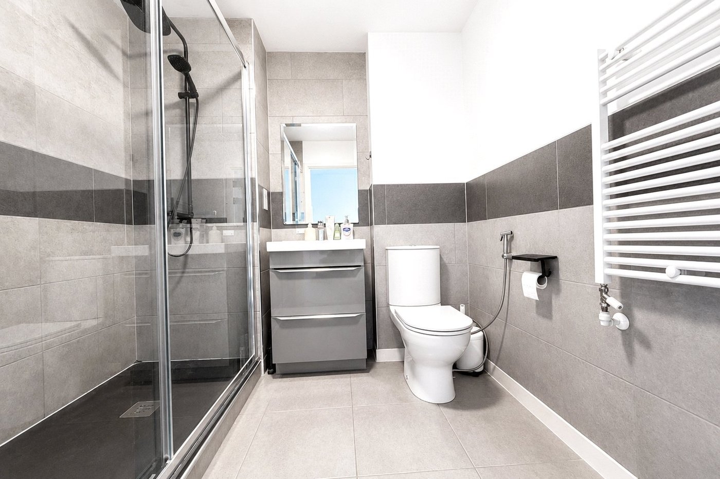 3 bedroom house for sale in London | Robinson Jackson