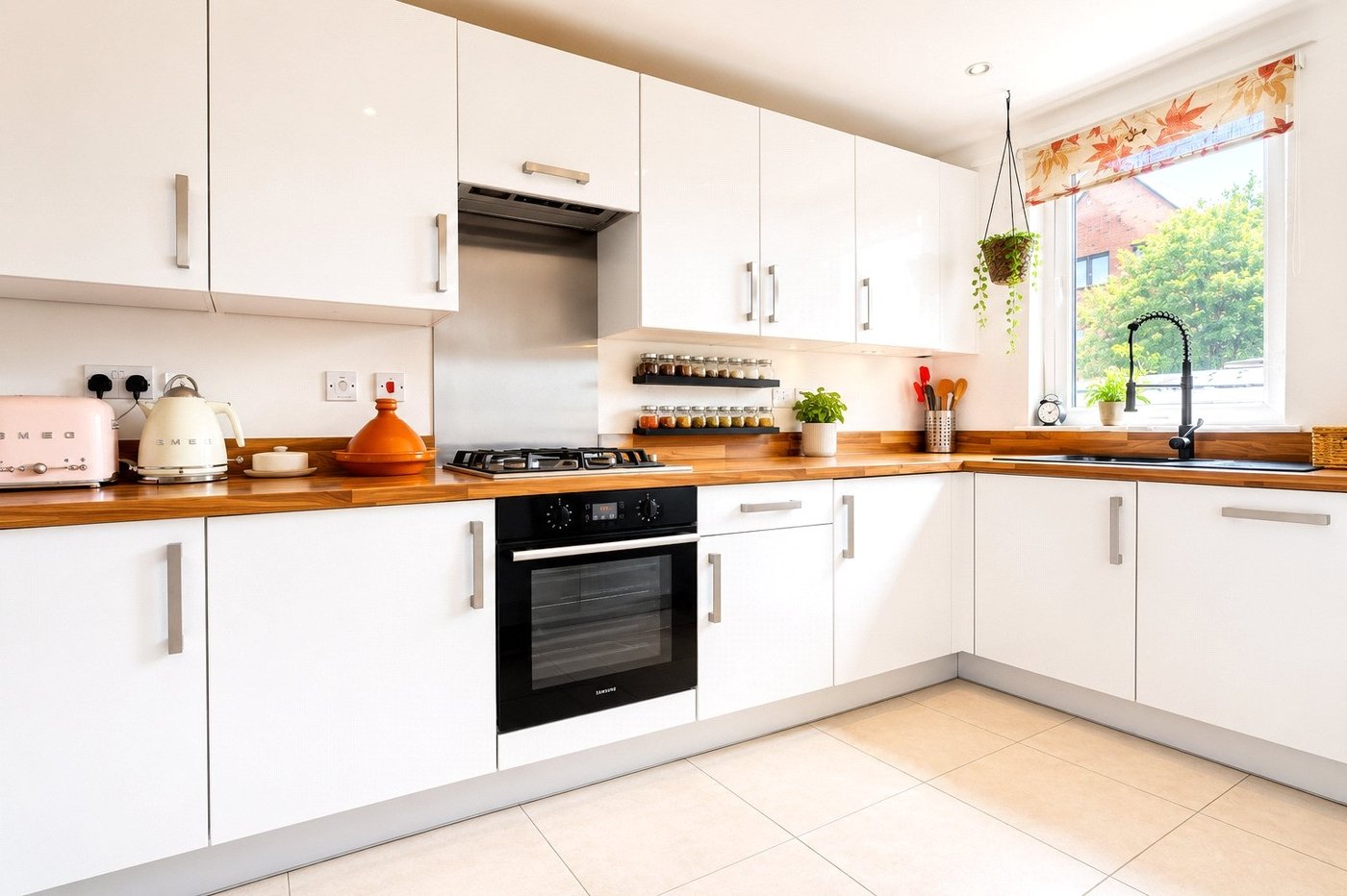 3 bedroom house for sale in London | Robinson Jackson