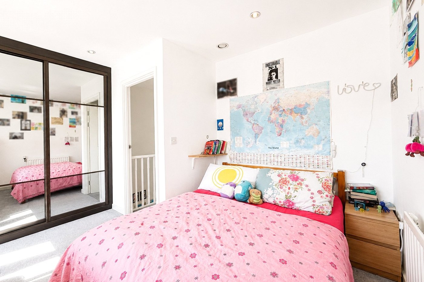 3 bedroom house for sale in London | Robinson Jackson