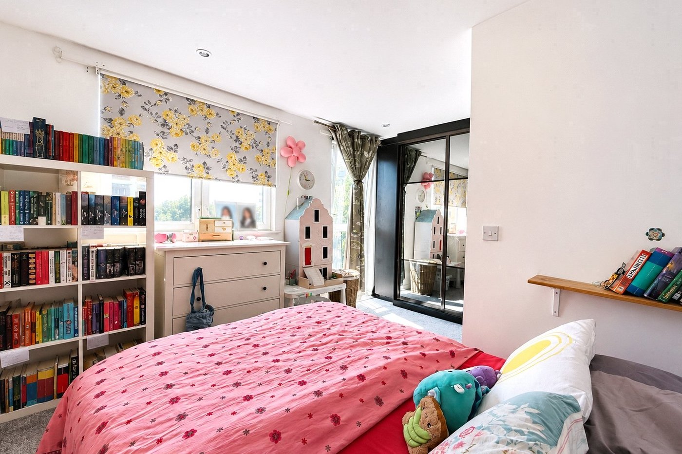 3 bedroom house for sale in London | Robinson Jackson