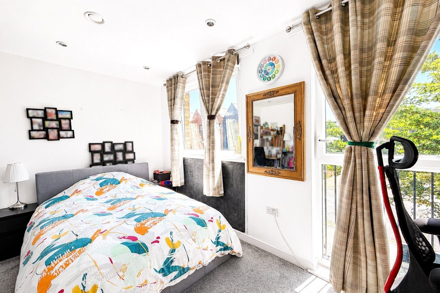 3 bedroom house for sale in London | Robinson Jackson