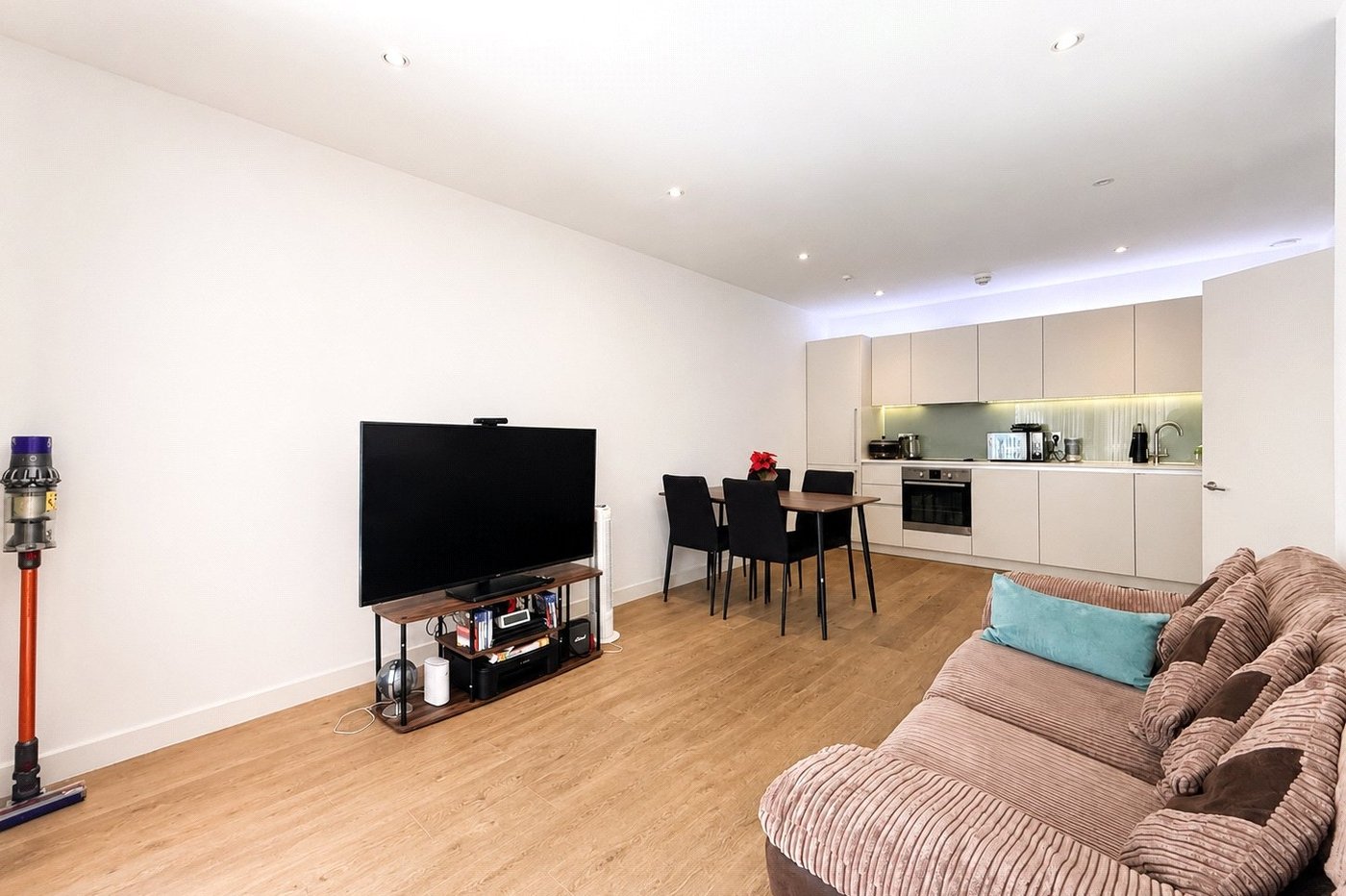 1 bedroom property for sale in London | Robinson Jackson