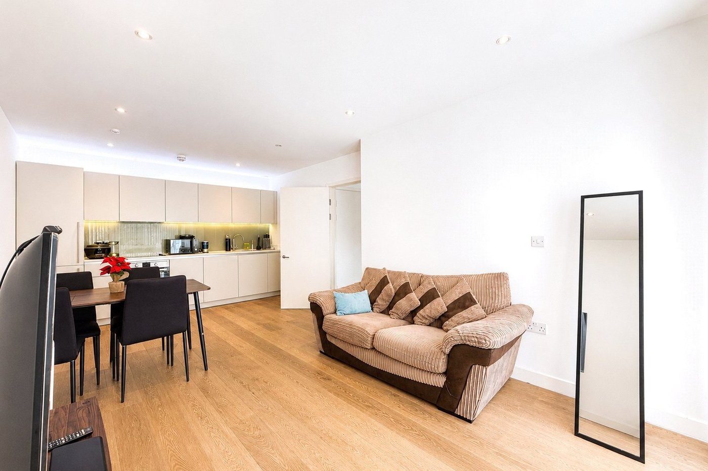 1 bedroom property for sale in London | Robinson Jackson