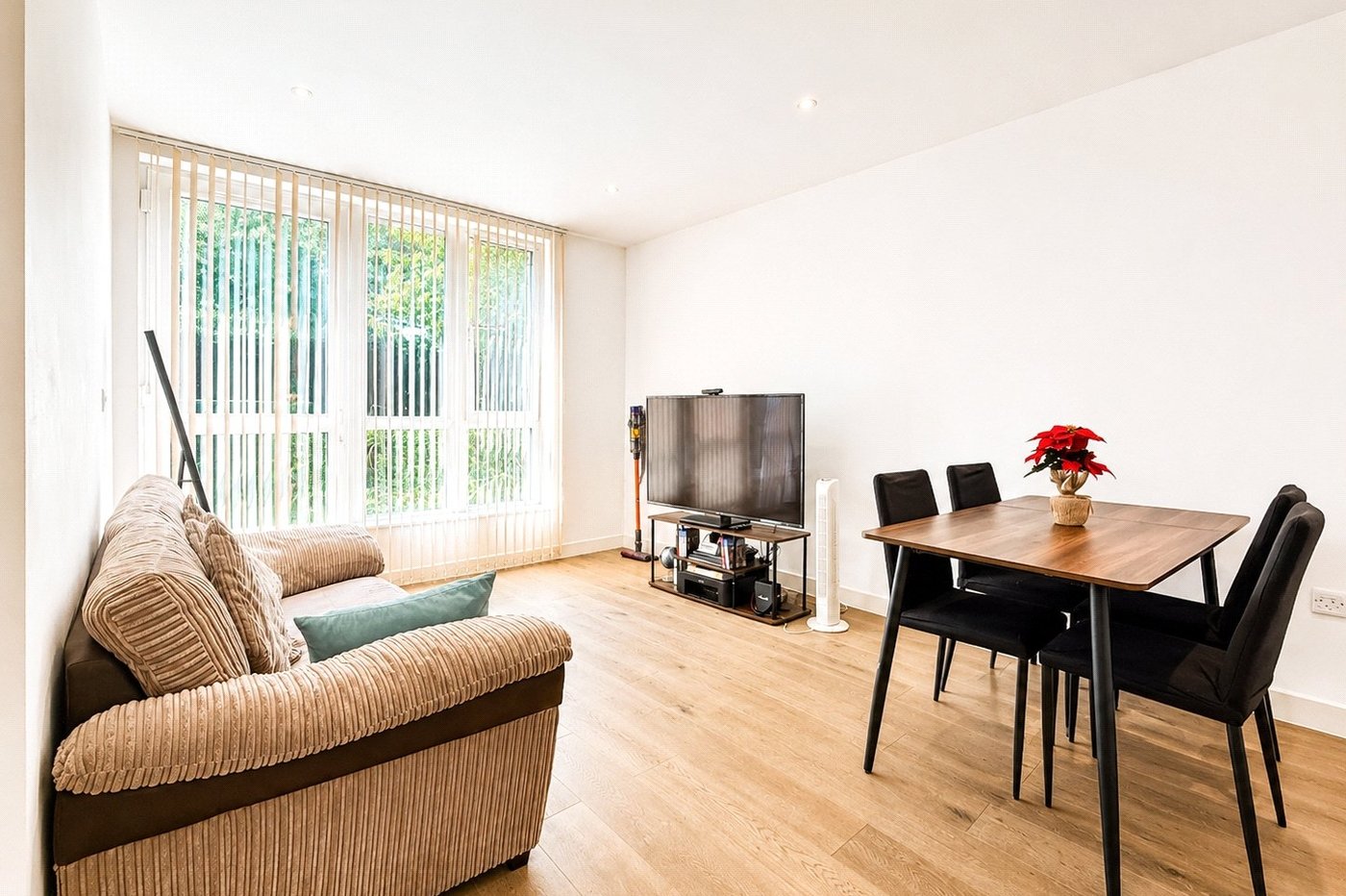 1 bedroom property for sale in London | Robinson Jackson