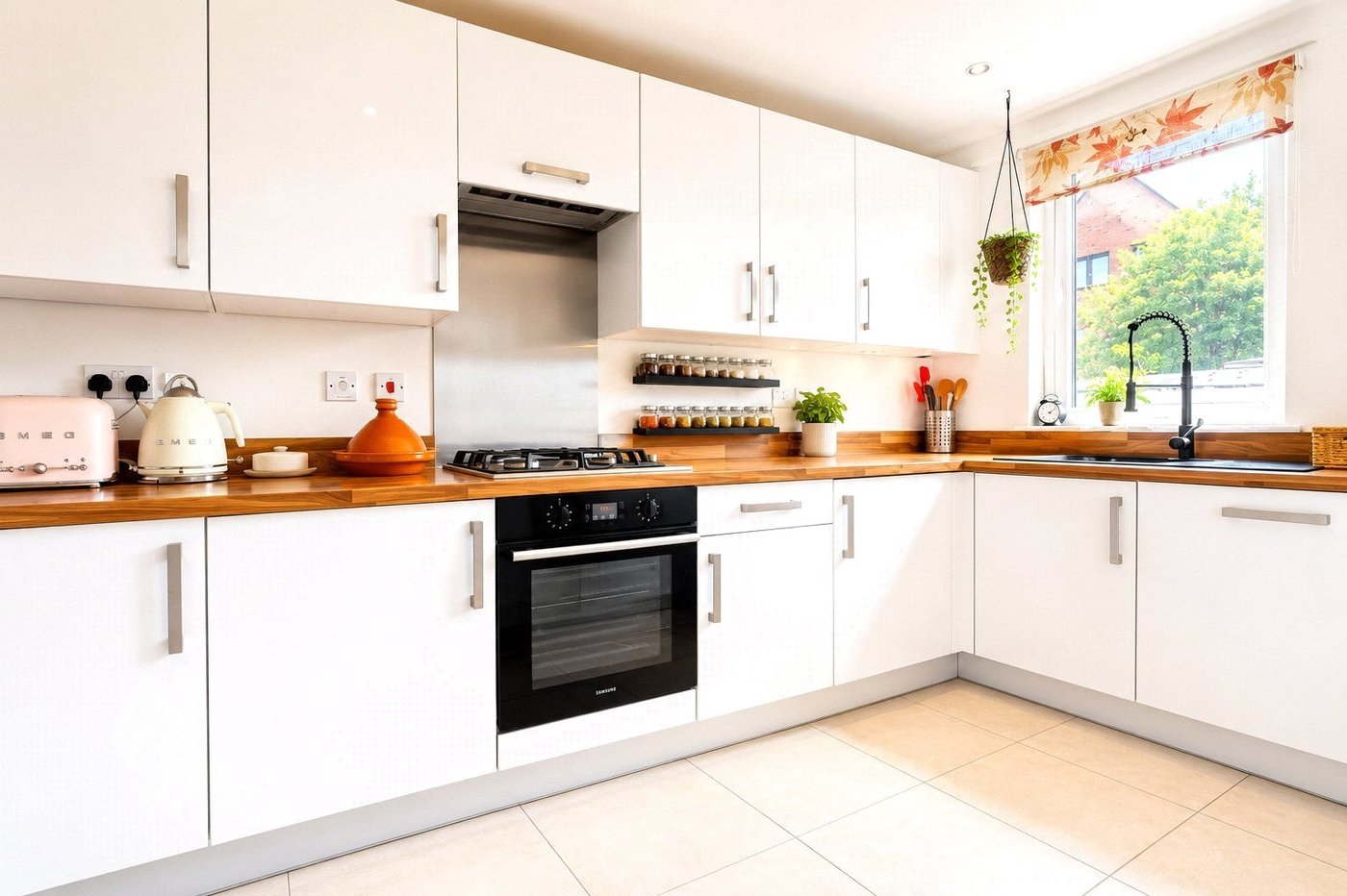 3 bedroom house for sale in London | Robinson Jackson