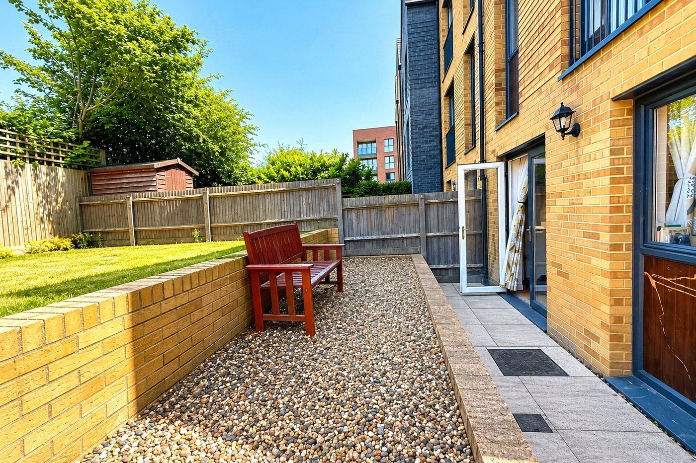 3 bedroom house for sale in London | Robinson Jackson
