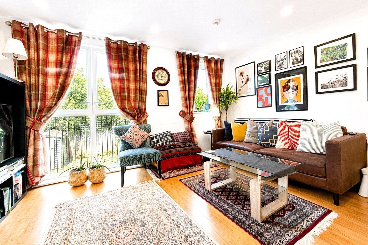 3 bedroom house for sale in London | Robinson Jackson