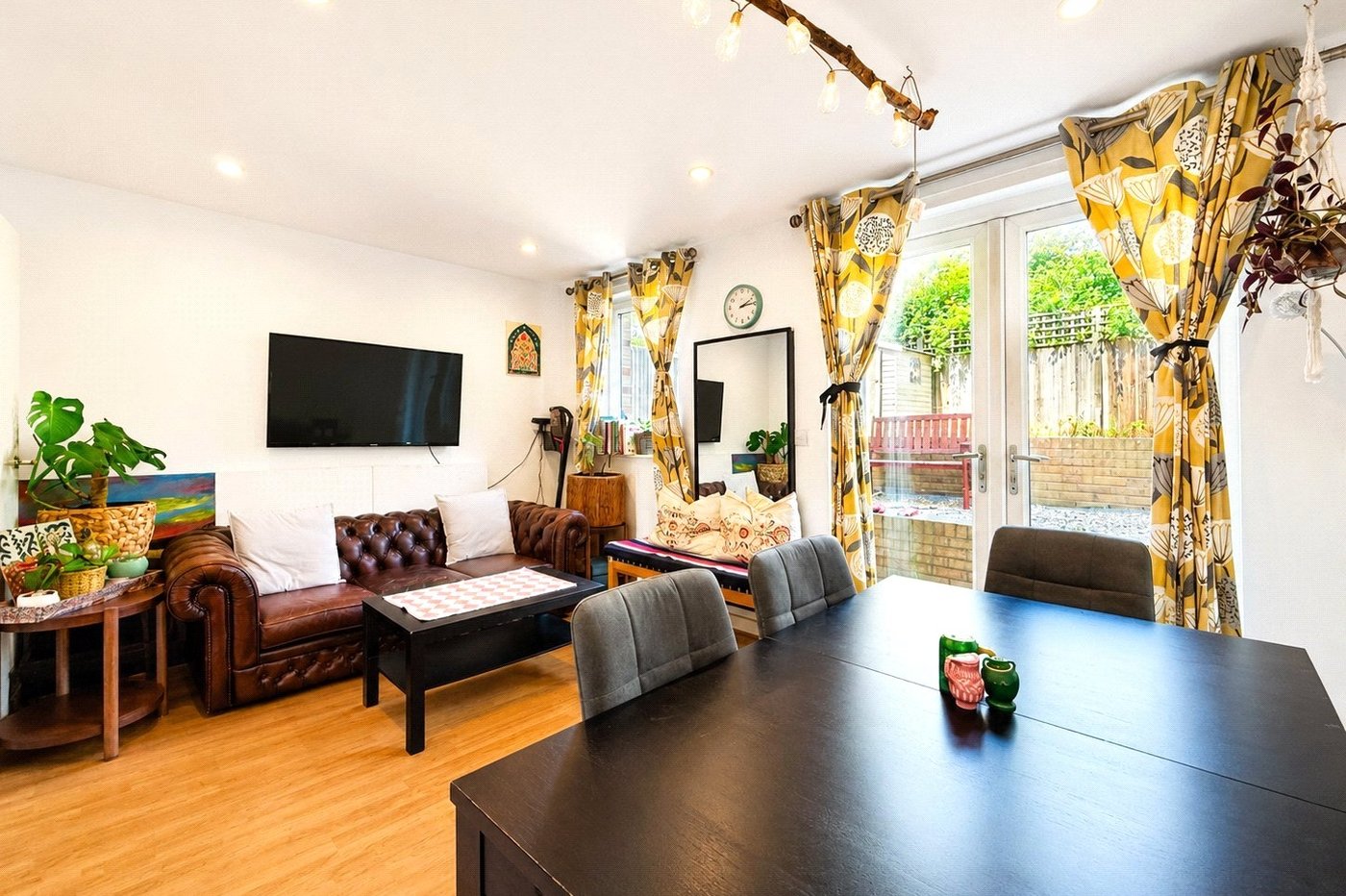 3 bedroom house for sale in London | Robinson Jackson