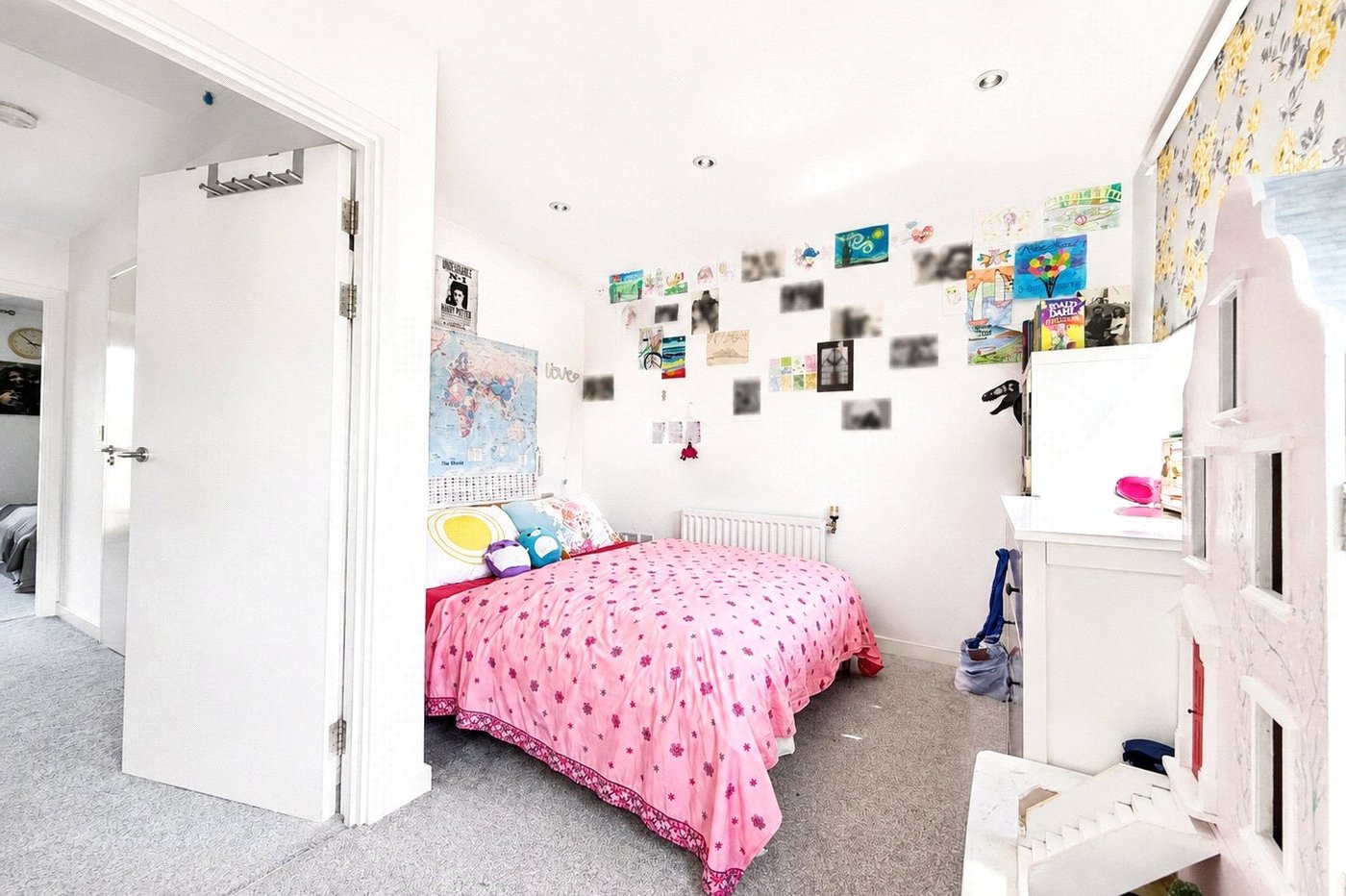 3 bedroom house for sale in London | Robinson Jackson