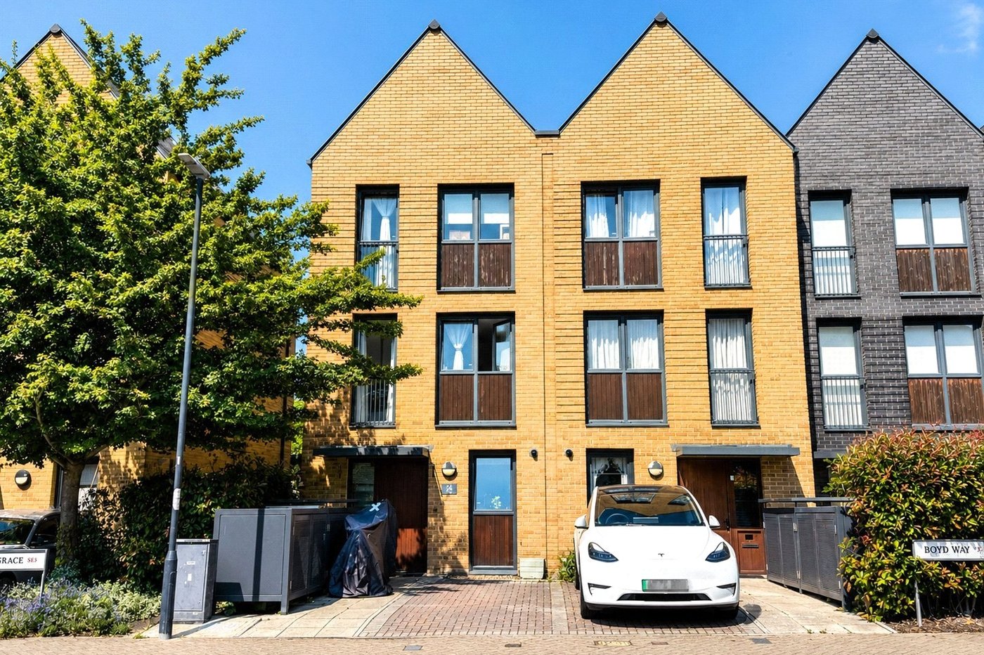 3 bedroom house for sale in London | Robinson Jackson