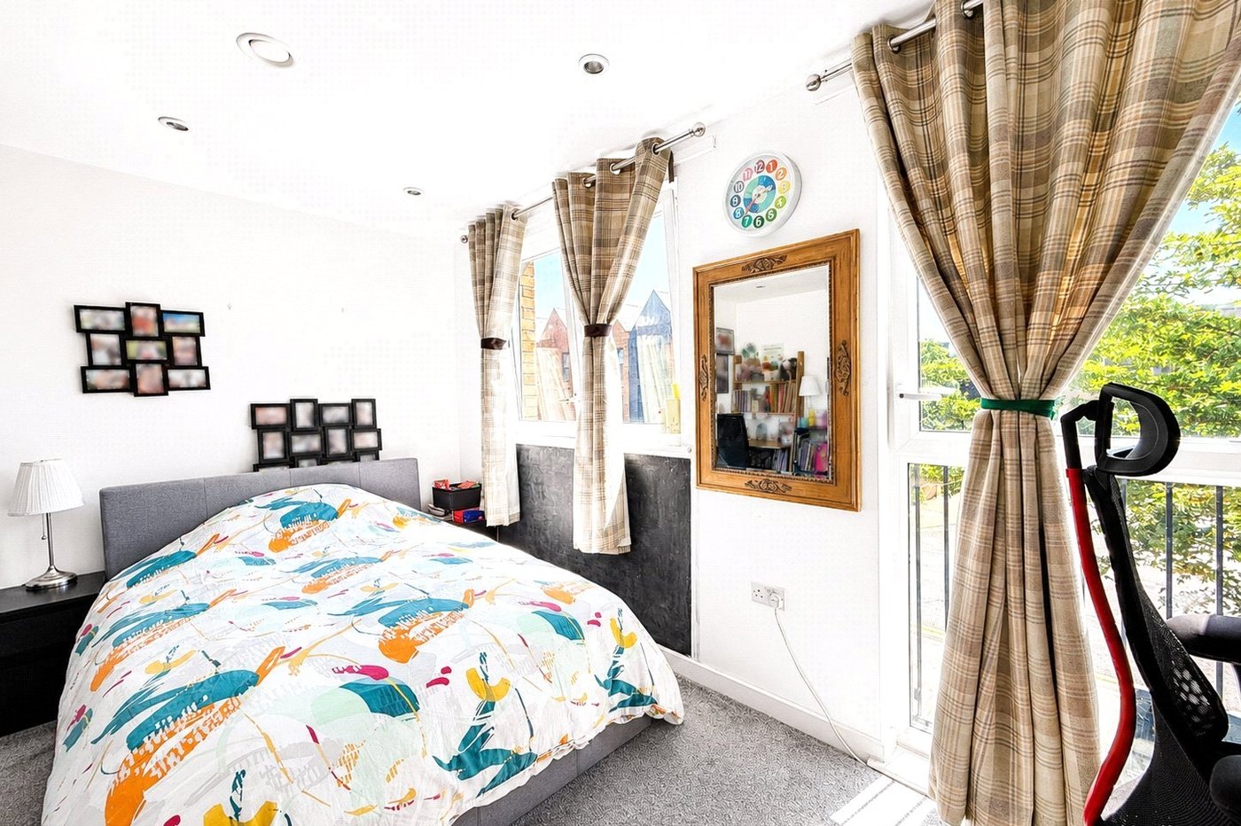 3 bedroom house for sale in London | Robinson Jackson