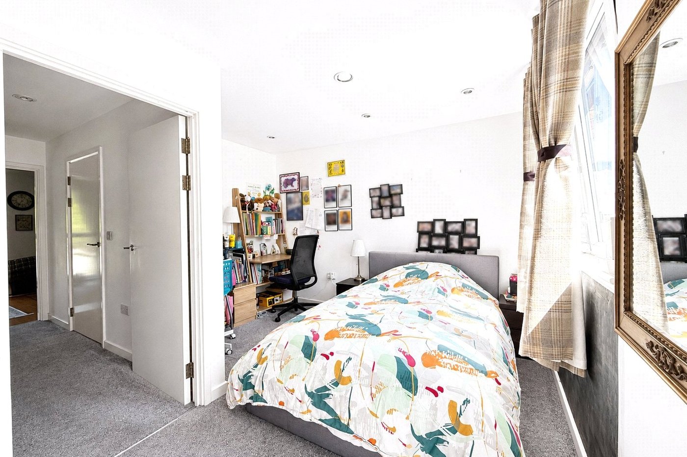 3 bedroom house for sale in London | Robinson Jackson