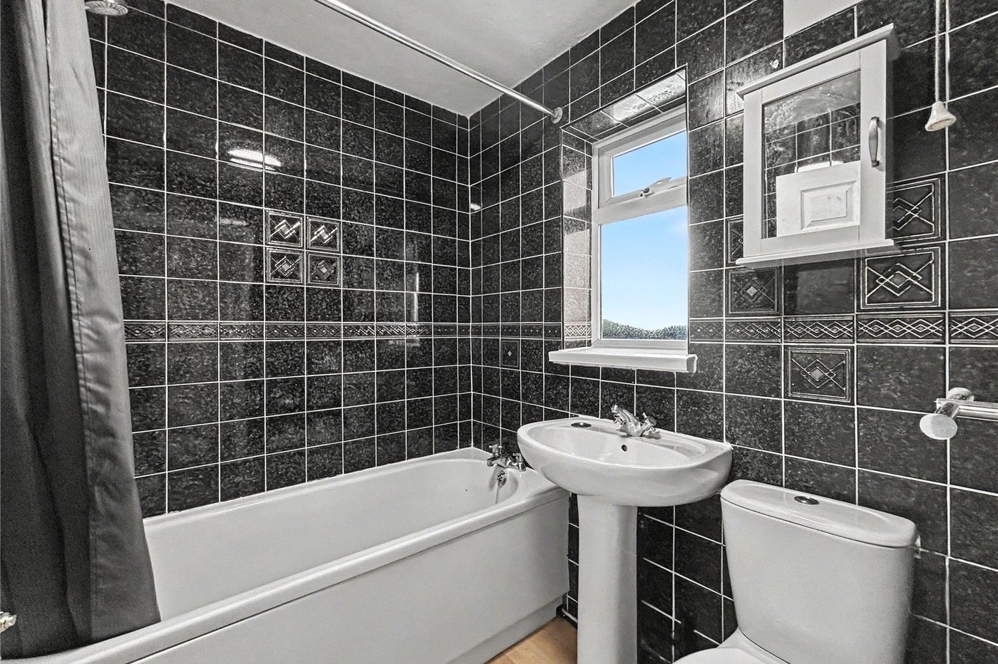 2 bedroom house for sale in Rainham | Robinson Michael & Jackson