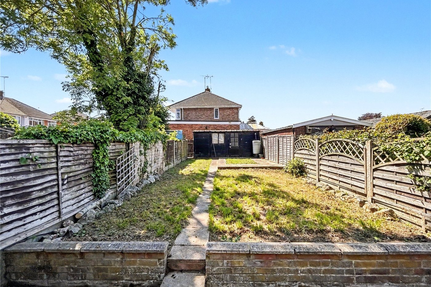2 bedroom house for sale in Rainham | Robinson Michael & Jackson