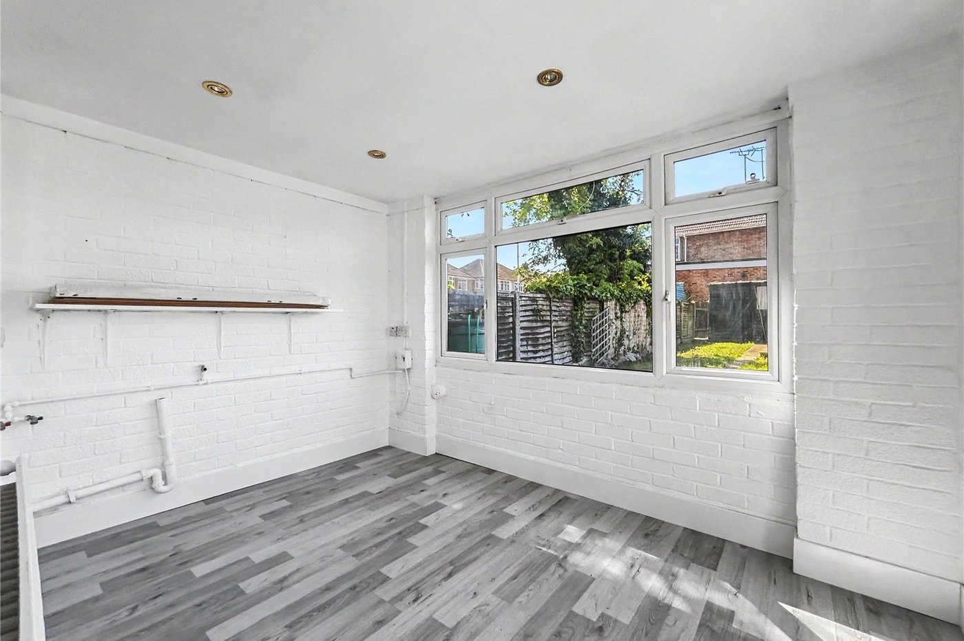 2 bedroom house for sale in Rainham | Robinson Michael & Jackson