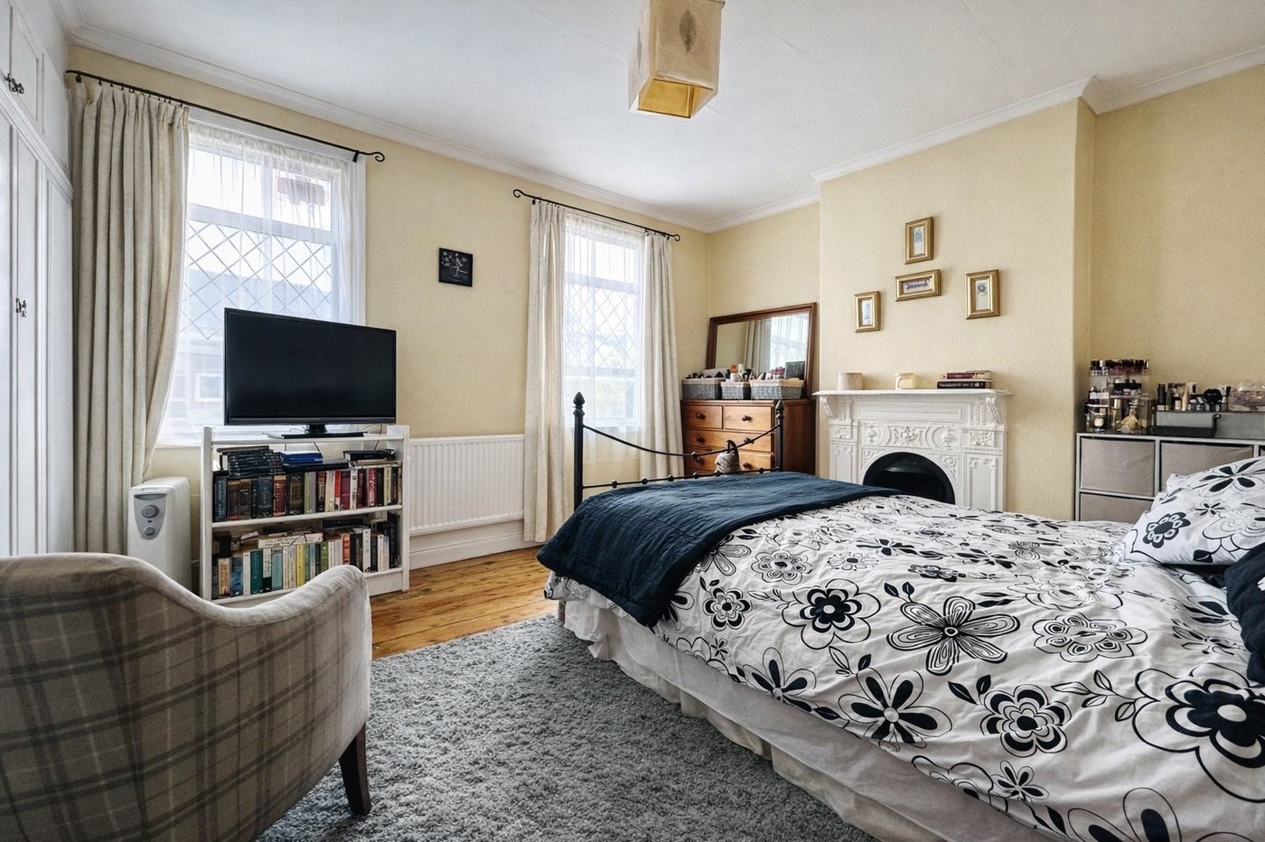3 bedroom house for sale in London | Robinson Jackson