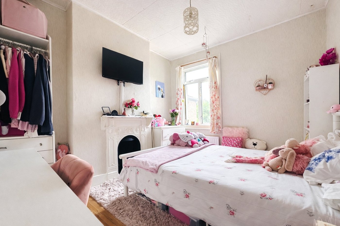 3 bedroom house for sale in London | Robinson Jackson