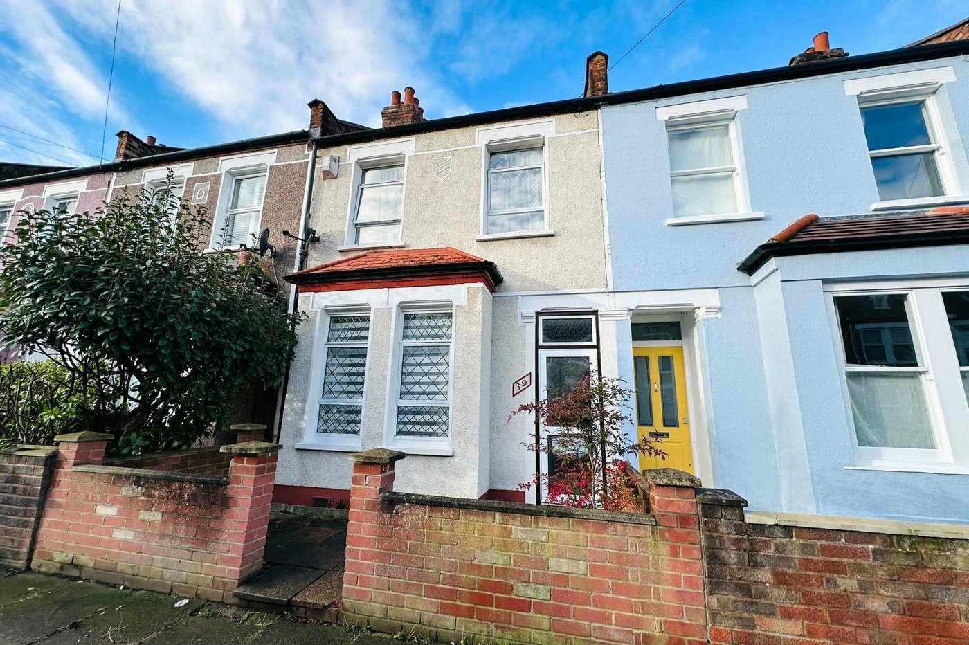 3 bedroom house for sale in London | Robinson Jackson
