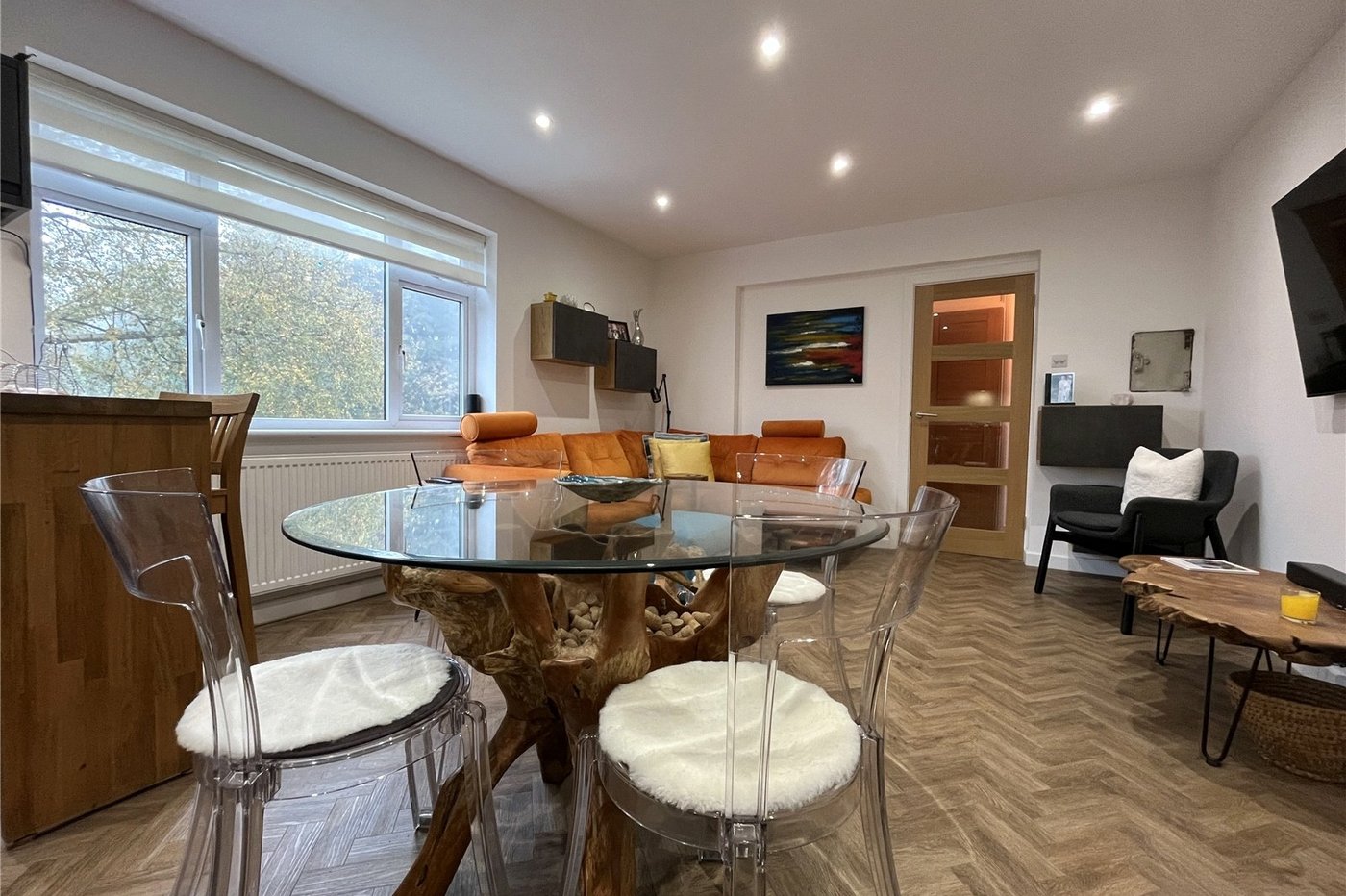 2 bedroom property for sale in Walderslade | Robinson Michael & Jackson