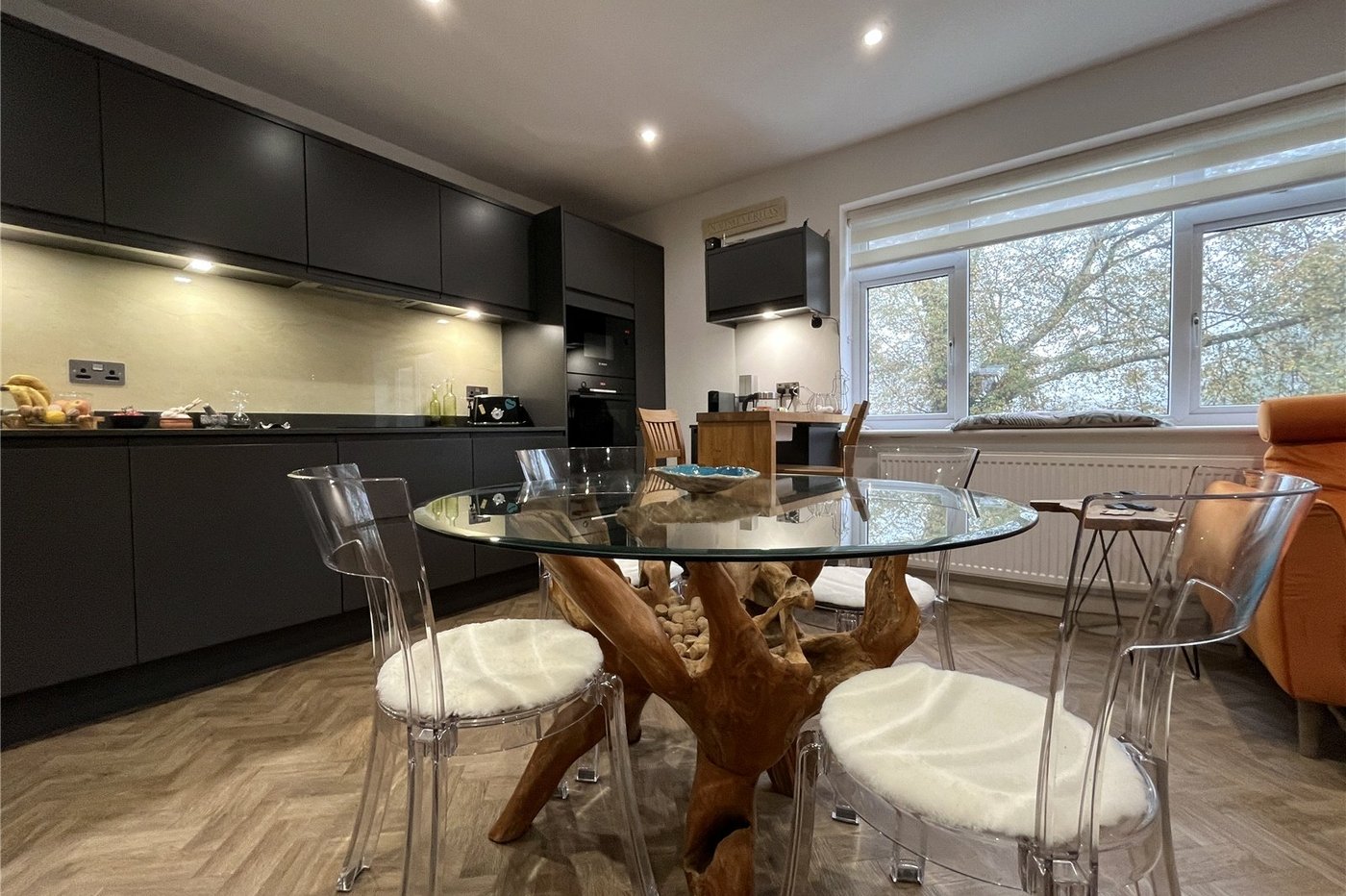 2 bedroom property for sale in Walderslade | Robinson Michael & Jackson