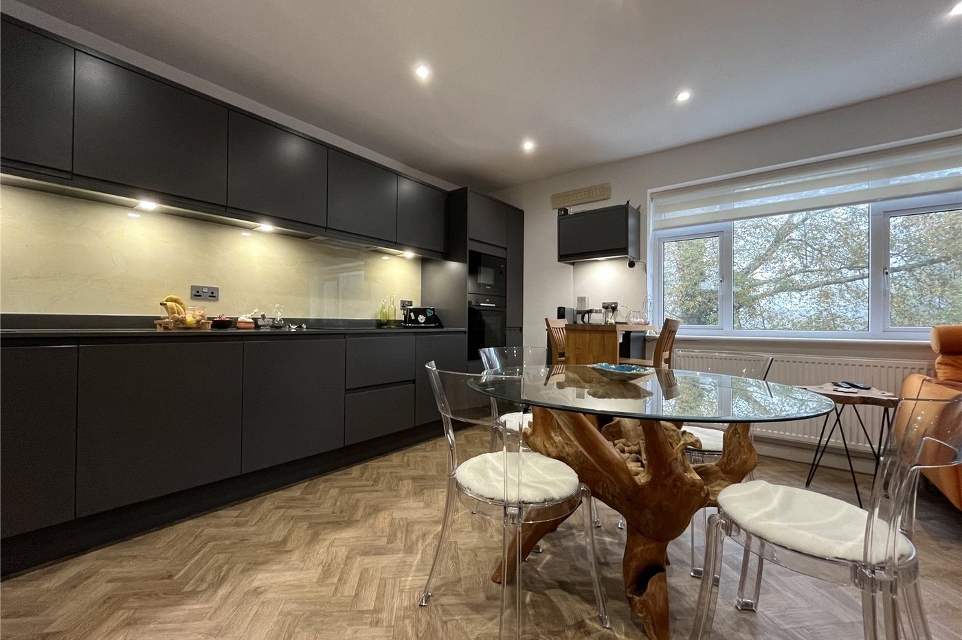 2 bedroom property for sale in Walderslade | Robinson Michael & Jackson