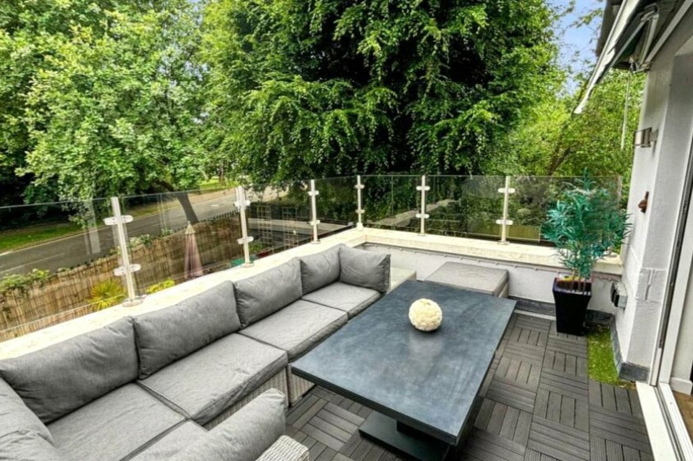 2 bedroom property for sale in Walderslade | Robinson Michael & Jackson