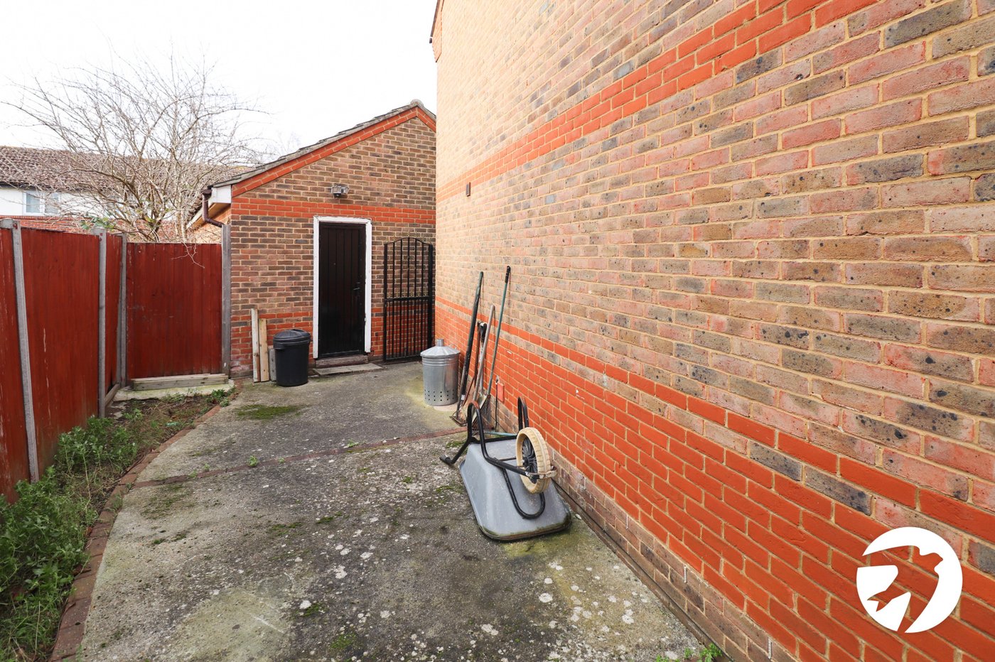 2 bedroom house for sale in London | Robinson Jackson