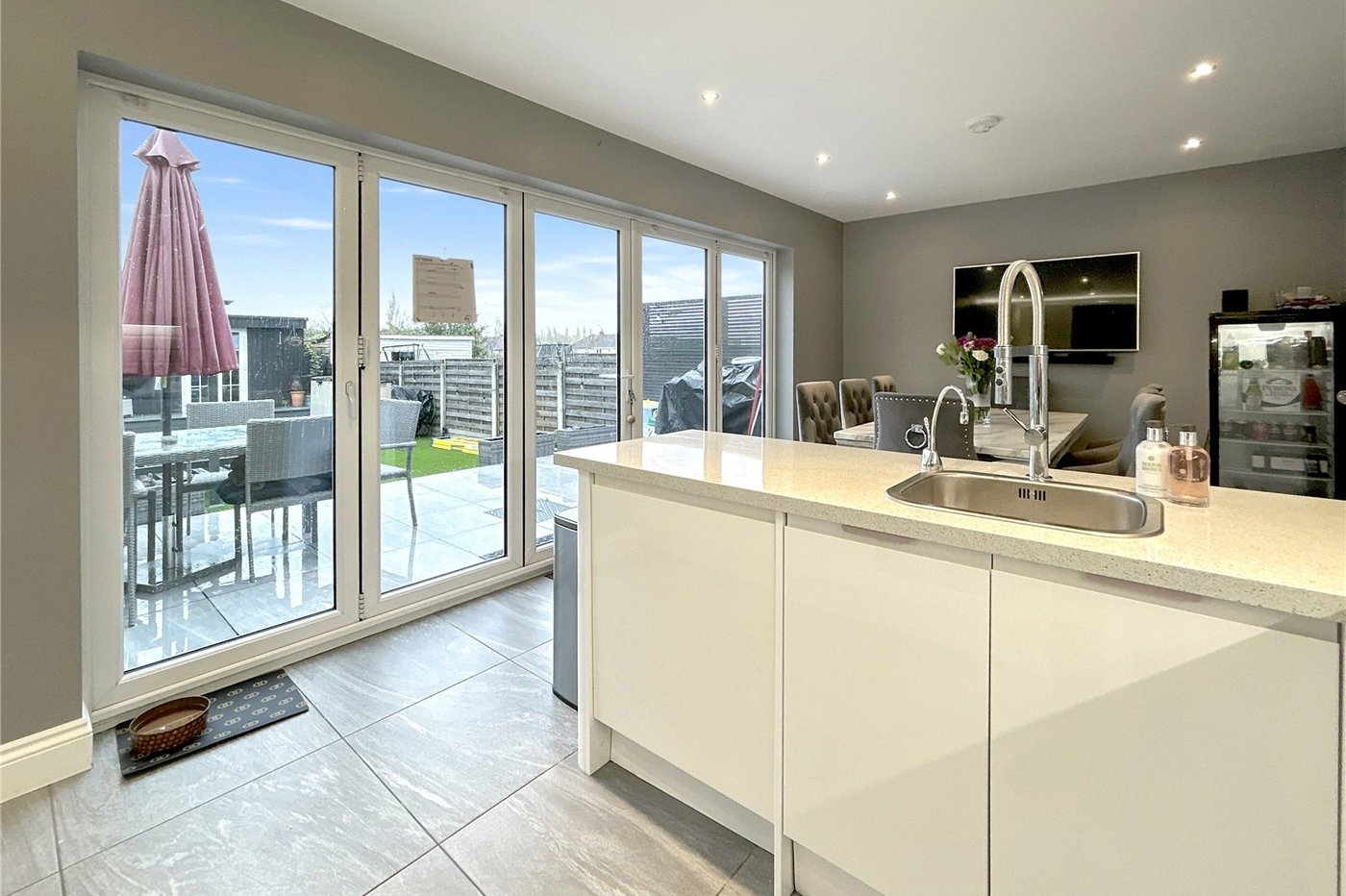 3 bedroom house for sale in South Welling | Robinson Jackson