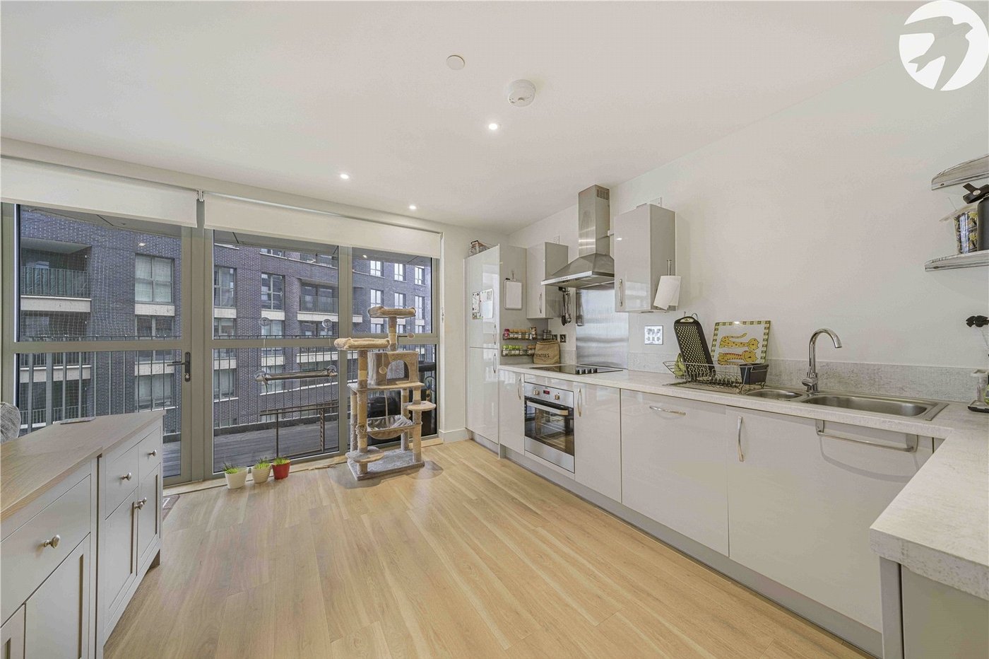 2 bedroom property for sale in London | Robinson Jackson