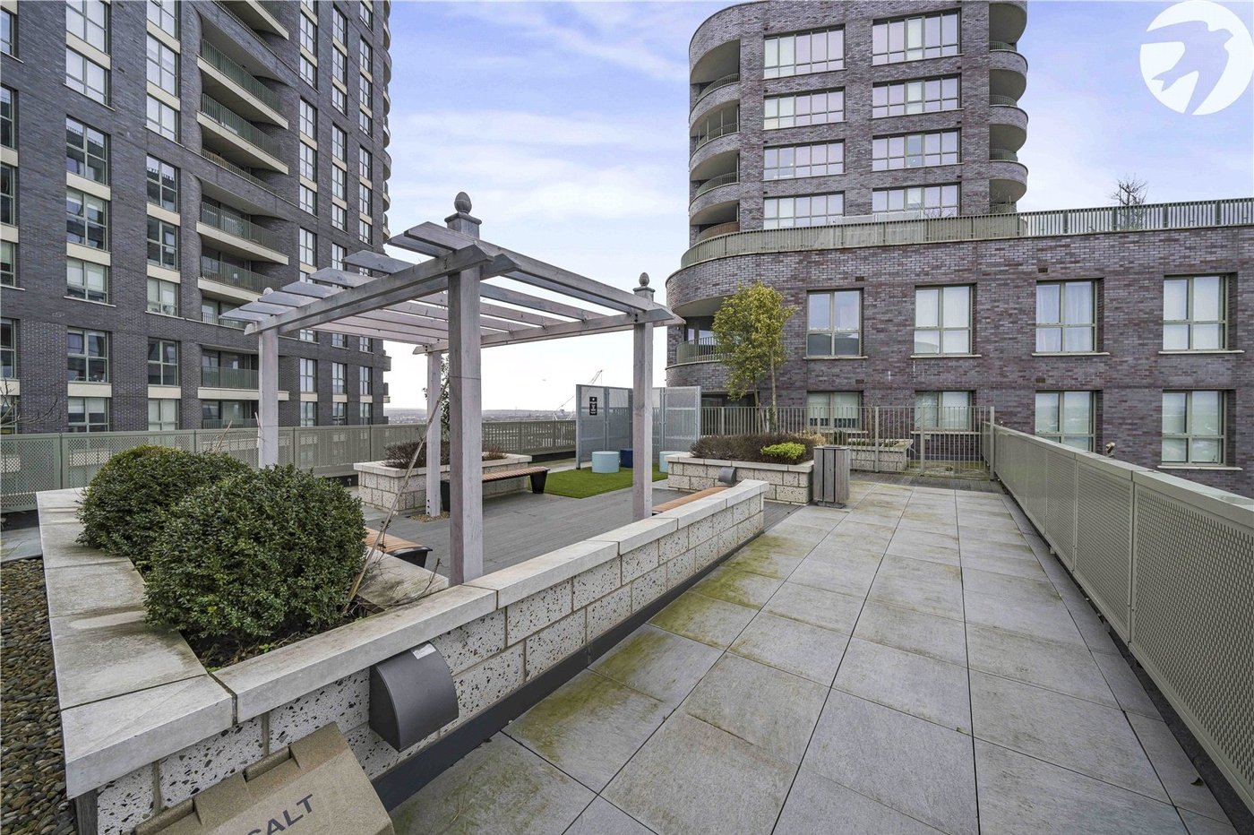 2 bedroom property for sale in London | Robinson Jackson