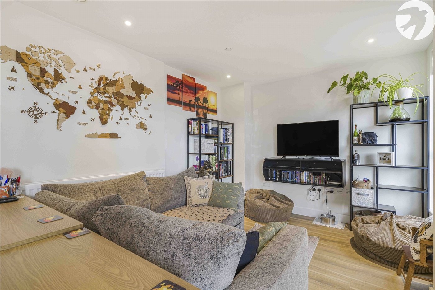 2 bedroom property for sale in London | Robinson Jackson