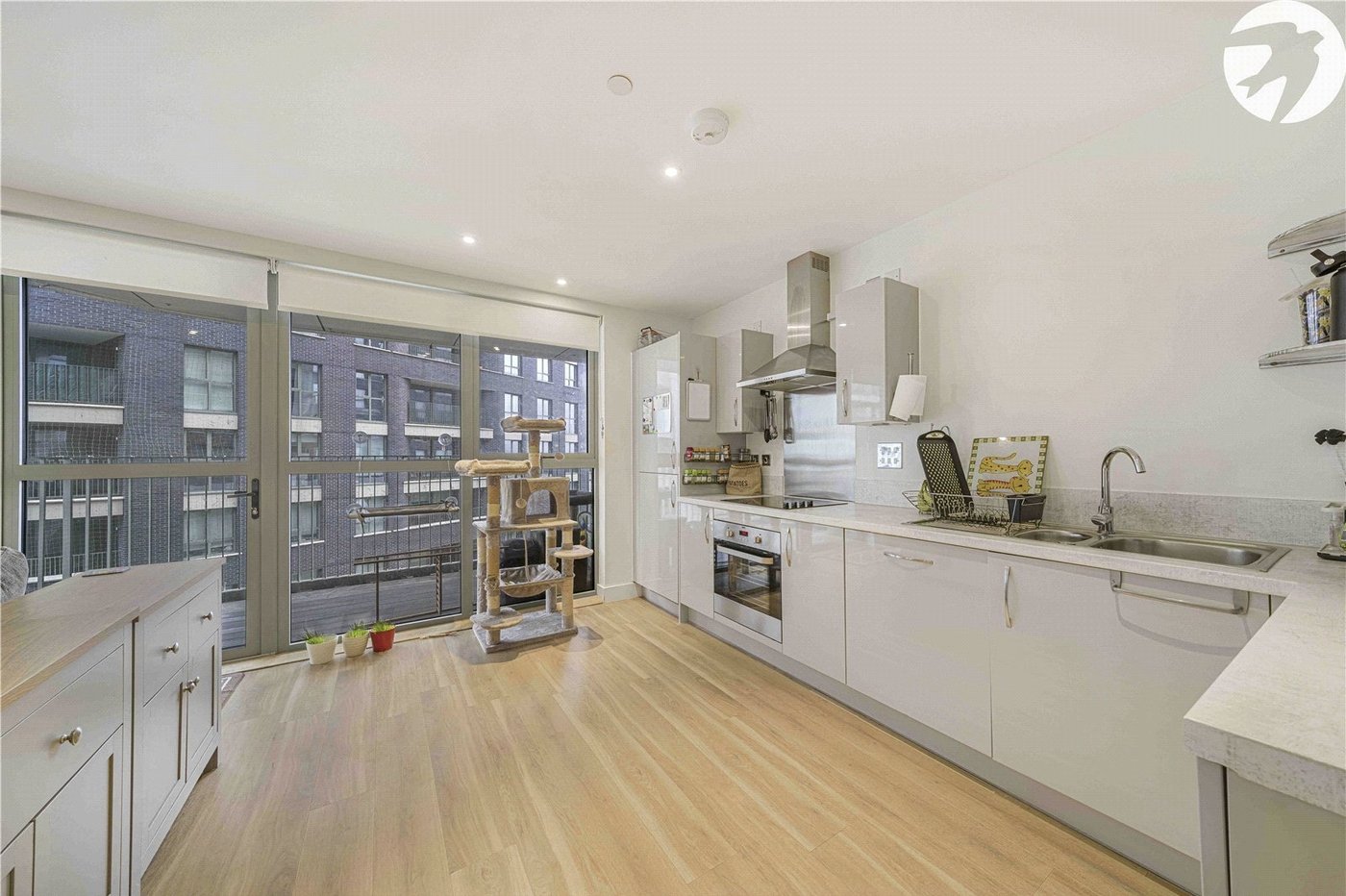 2 bedroom property for sale in London | Robinson Jackson